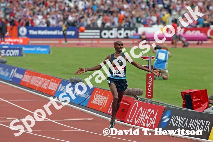 Mo Farah wins the 3000 metres,  2013 IAAF Diamond League, Sainsbury's Anniversary Games, Queen Elizabeth Olympic Park, London.